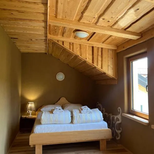 Ethno holistic village Apače - Nature Retreat in Slovenia, hotel v destinácii Apače