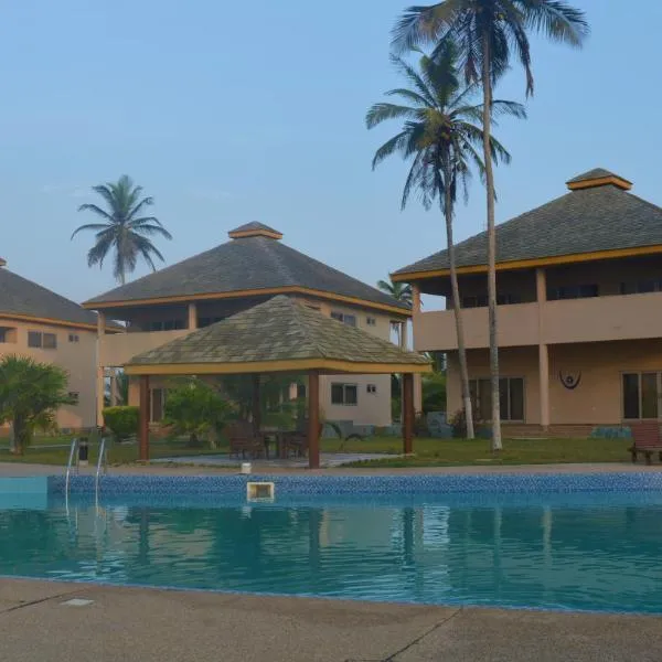 Elmina Bay Resort โรงแรมในBrenu