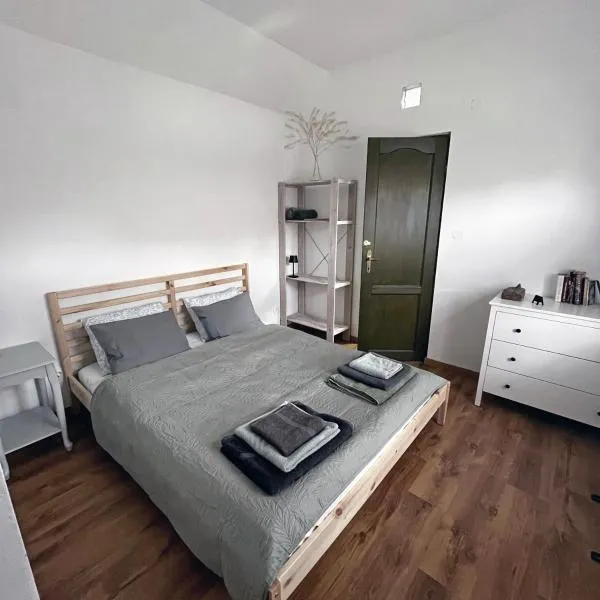 Kisház, hotel v destinácii Kisoroszi