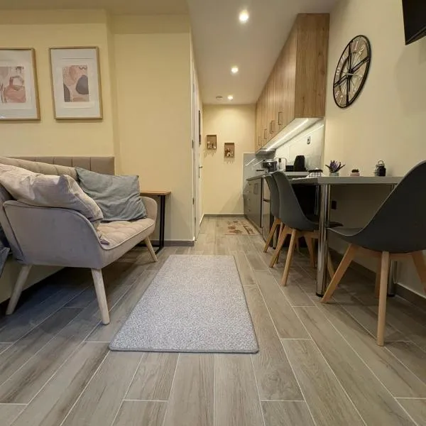 Stauroula & Thomas homes 2, хотел в Каламата