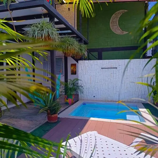 Casa Luna Lago Calima, hotel i Calima