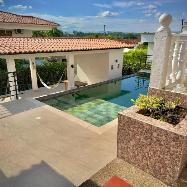Quinta Guayacanal, hacienda la estancia, piscina, seguridad y tranquilidad, hotel a Melgar