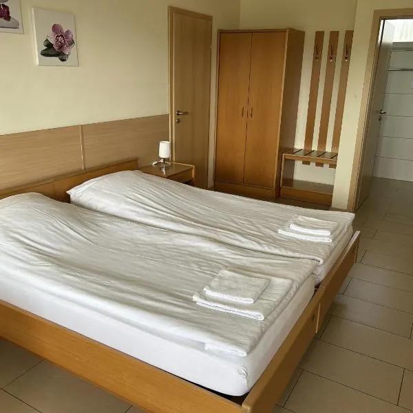 Motel Zum Sandkrug, hotel v mestu Itzstedt