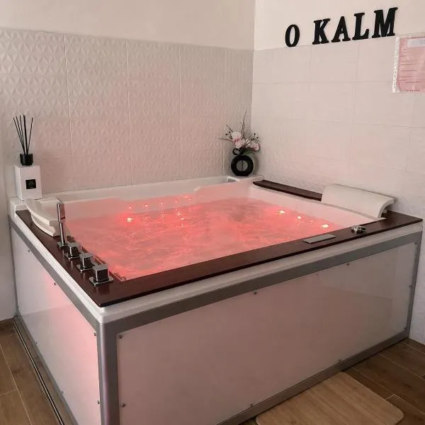 Love Room avec Balnéo 4 places & King Size, hotel a Aubagne