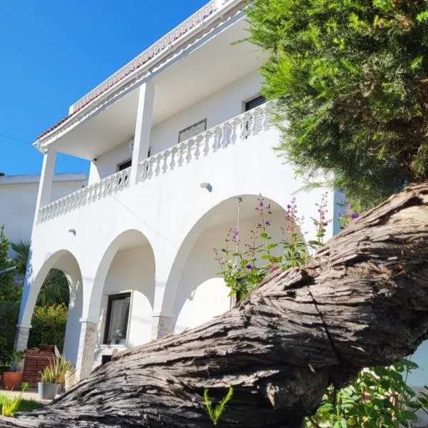 Casa Mar E Sol - Aroeira - Sud Lisbonne - Plage Fonte de Telha - Surf, готель у місті Aroeira