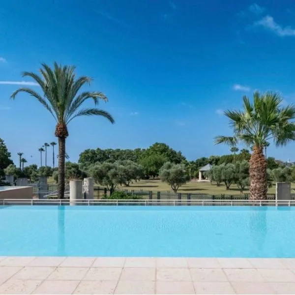 T2 Bord de mer & piscine - Vue parc Exflora, hotel i Antibes