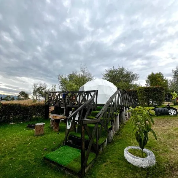DOMO Roca Glamping Suesca: Suesca'da bir otel