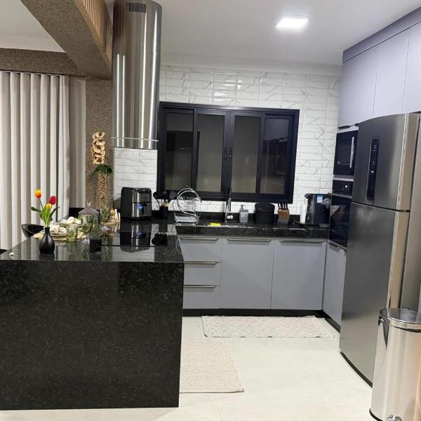 Casa confortável no Centro, tudo completo - Foto 5