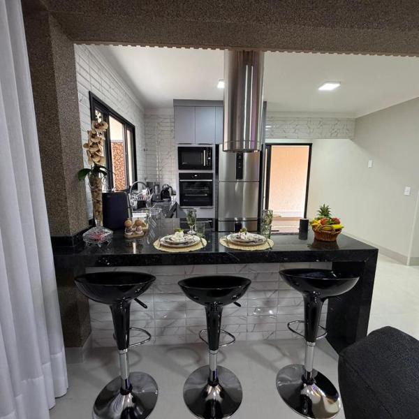 Casa confortável no Centro, tudo completo - Foto 4