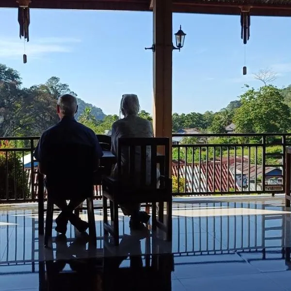 Moon Bungalow 2, hotel din Kelimutu