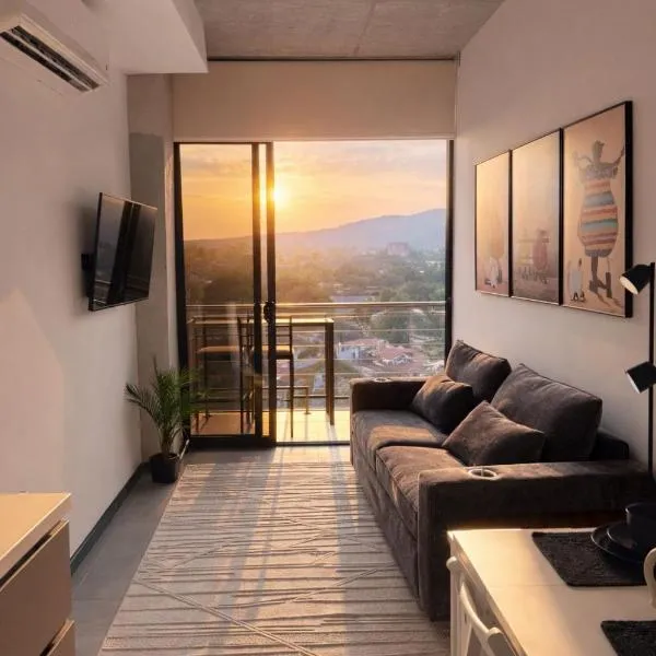 Apartamento moderno y nuevo en San Benito، فندق في سان سلفادور