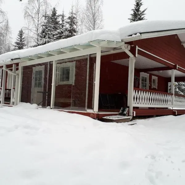 Kuikka Seetaucher-villa by the crater lake, hotell sihtkohas Varpaisjärvi