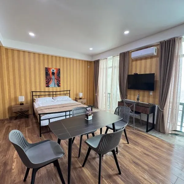 Tbilisi Airport Panorama, hótel í Tbilisi City