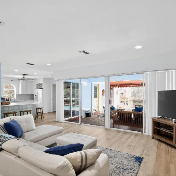 Waterfront Oasis on Intracoastal with Pool - Just Renovated, Hotel in Pompano Beach