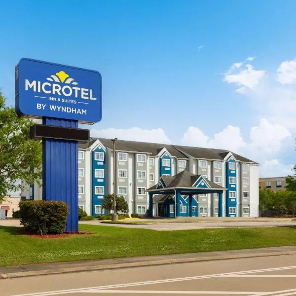 Microtel Inn and Suites Baton Rouge Airport, хотел в Батън Руж