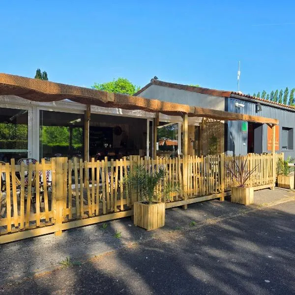Camping Val de Boutonne, hotel di Saint-Jean-dʼAngély