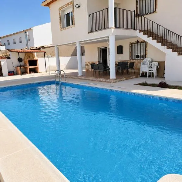 Casa Rural Los Almendros, hotell i La Almarcha