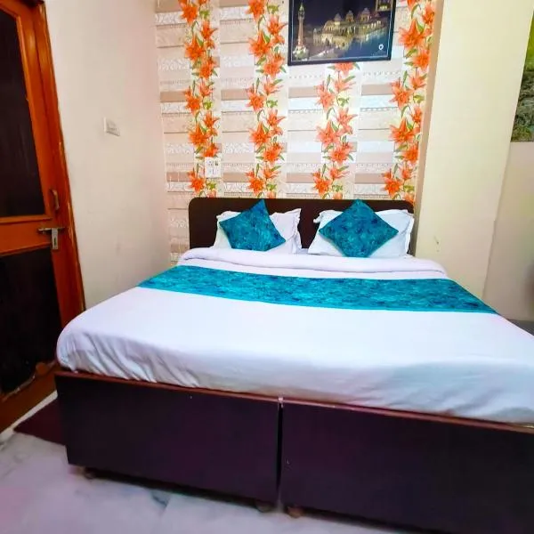 Grand Stays by Hotel Amisha - Near Station & Metro photo 2