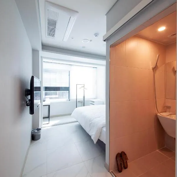 K-Grand Hostel Sinchon, hotel in Seoul