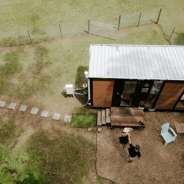 Cockatoo Cabin by Tiny Away, hotelli kohteessa Palmwoods