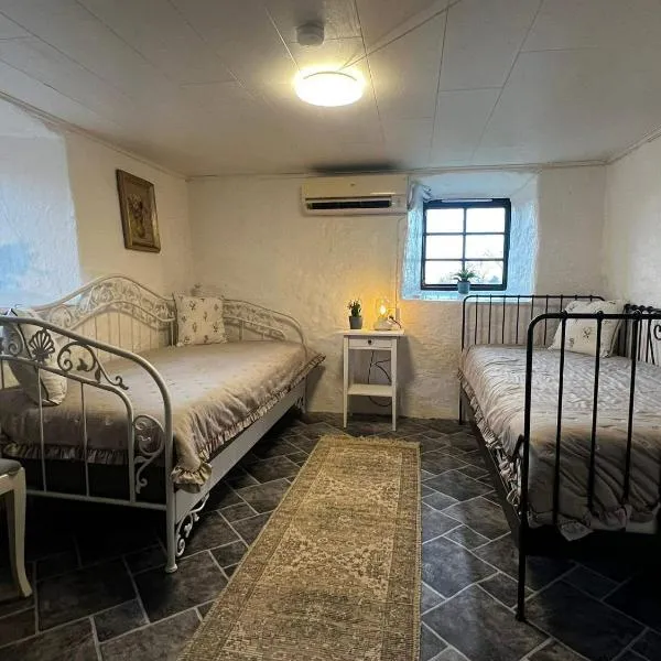 Möllergårdens övernattningsrum, хотел в Енгелхолм