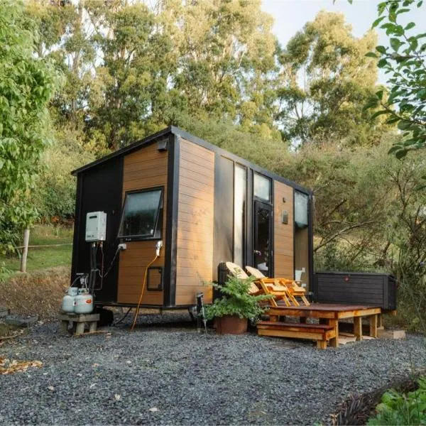 Tranquility Tiny House by Tiny Away, готель у місті Owaka