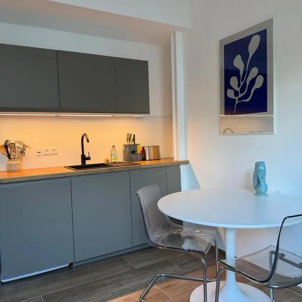 Helle 2-Zimmer-Wohnung, hotelli kohteessa Osnabrück