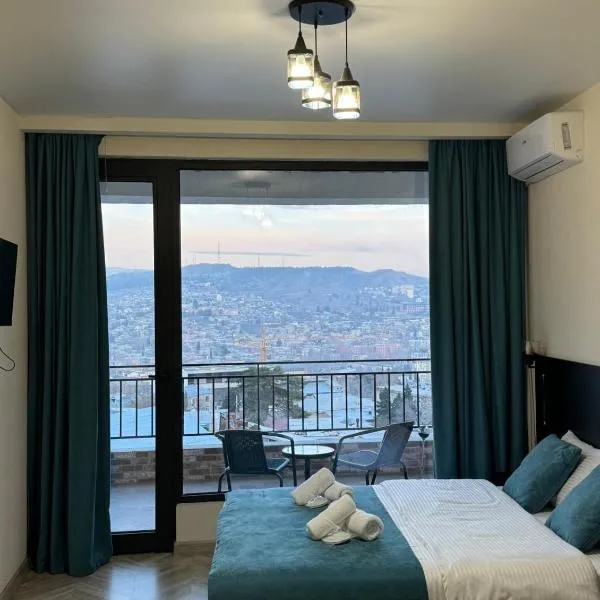 Tbilisi City में, होटल BROTHERS APARTMENTS WITH TERRACe IN OLD TBILISI