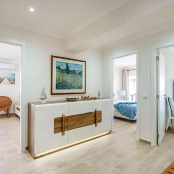 Appartement à 500 m de la Mer Praia da Rocha, hotel in Portimão