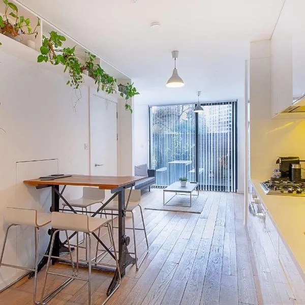 Luxury London Townhouse - Hidden Gem، فندق في لندن
