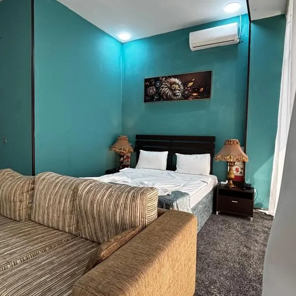 Crossline Hotel Baku, hotelli kohteessa Baku