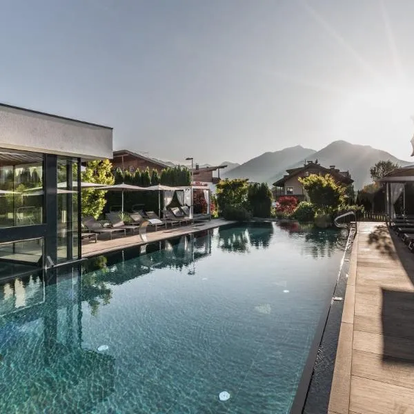 Hotel Sun, hotel din Naz-Sciaves