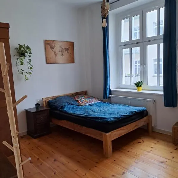Sonnige und ruhige Altbauwohnung in Friedrichshain, hotel em Berlim