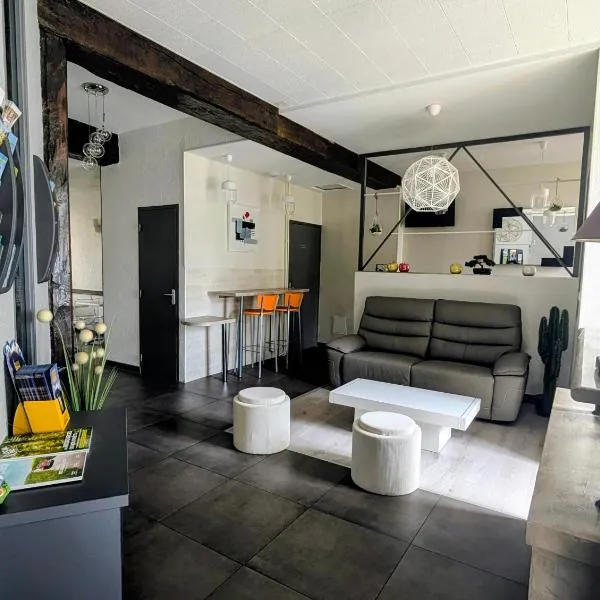 Hôtel de Clèves, hotel u gradu 'Nevers'