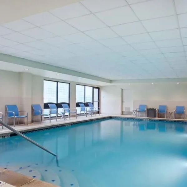 Holiday Inn Express & Suites Cincinnati Riverfront by IHG, ξενοδοχείο σε Covington
