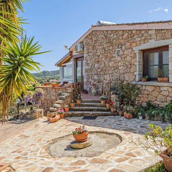 Villa Montalmutu con vista mare, hotel i Nuragheddu