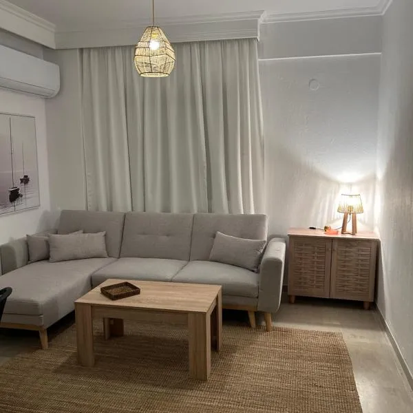 Beachfront Holiday Let Peraia, отель в городе Перея