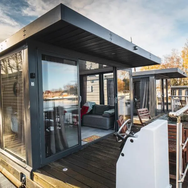 Rode Houseboat Zwartsluis, отель в городе Звартслёйс