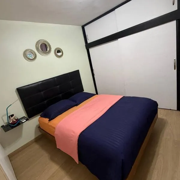 Habitación en apartamento compartido frente a Maiquetía!, hotel en Maiquetía