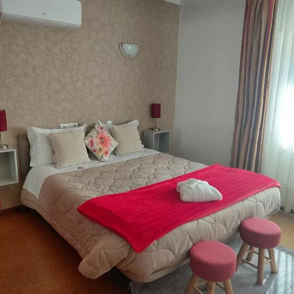 Hotel Santa Apolonia, hótel í Bragança