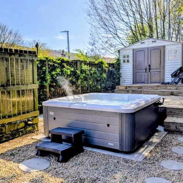 Finlay's Holmfirth - Apartment with Hot Tub, hotel in Holmfirth