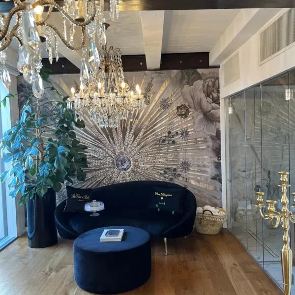 ca' squero911 luxury rooms, Hotel in Cesenatico