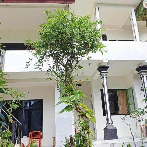 Pondok Diana 3, hotel in Jasri