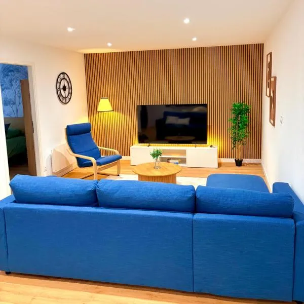 Le salon des voyageurs - Appartement au coeur du Centre Historique de Dole avec Terrasse, khách sạn ở Dole