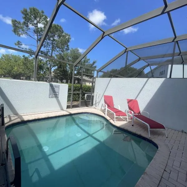 Resort Access Windsor Hills Townhome with Pool Beds for 8, hotelli Orlandossa
