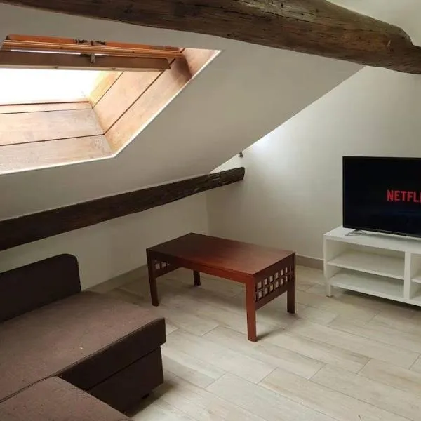 Luxury loft in the center of Savona 5 minutes from the sea Wi-Fi, hotel a Savona