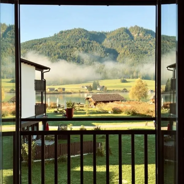 Der Kaerntnerhof am Weissensee, SeeHotel & SeeApartments direkt am See، فندق في ويسينسي
