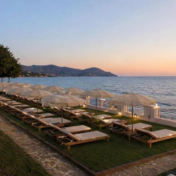Villa Sarina Hotel & Riva Beach Club: San Mauro Cilento'da bir otel