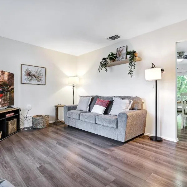Home Nr River Walk DT Airport BBQ Games Pets, hotel u gradu San Antonio