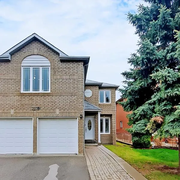Modern Room in Mississauga House - Near Airport, hotel a Mississauga